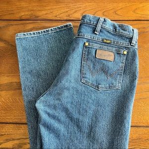 Men’s slim fit size 36 Wrangler jeans.